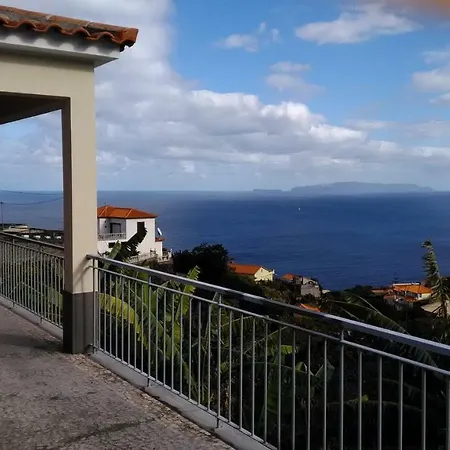 Vista Atlantico Com Carro E Bicicleta Gratis Villa Gaula Exterior photo